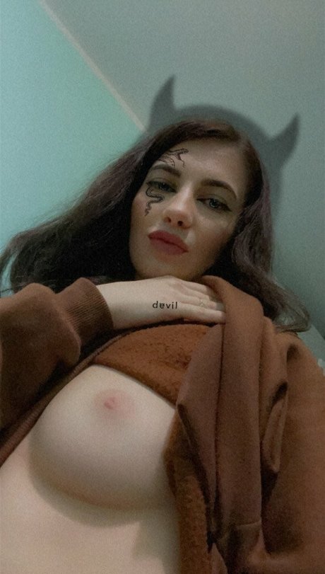Naakte gelekte OnlyFans-foto van Divinegoddess