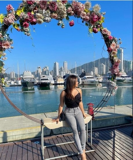 Naakte gelekte OnlyFans-foto van Tamires Nascimento