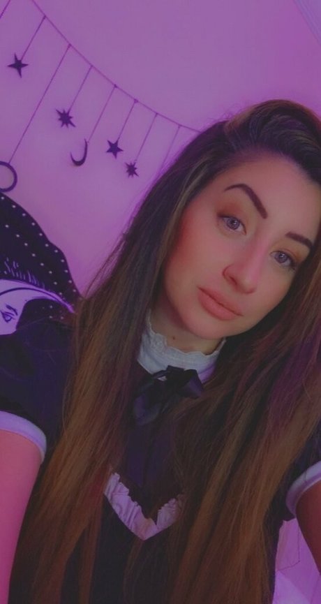 Poppycarminexxx