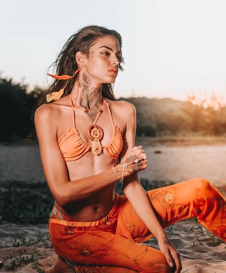 Naakte gelekte OnlyFans-foto van Sophia Fantinato