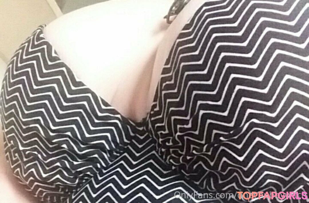 Naakte gelekte OnlyFans-foto van Onechubbywitch #65 Naakte gelekte OnlyFans-foto van Onechubbywitch #65