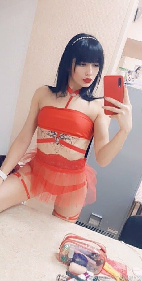 Naakte gelekte OnlyFans-foto van Tinaangel1