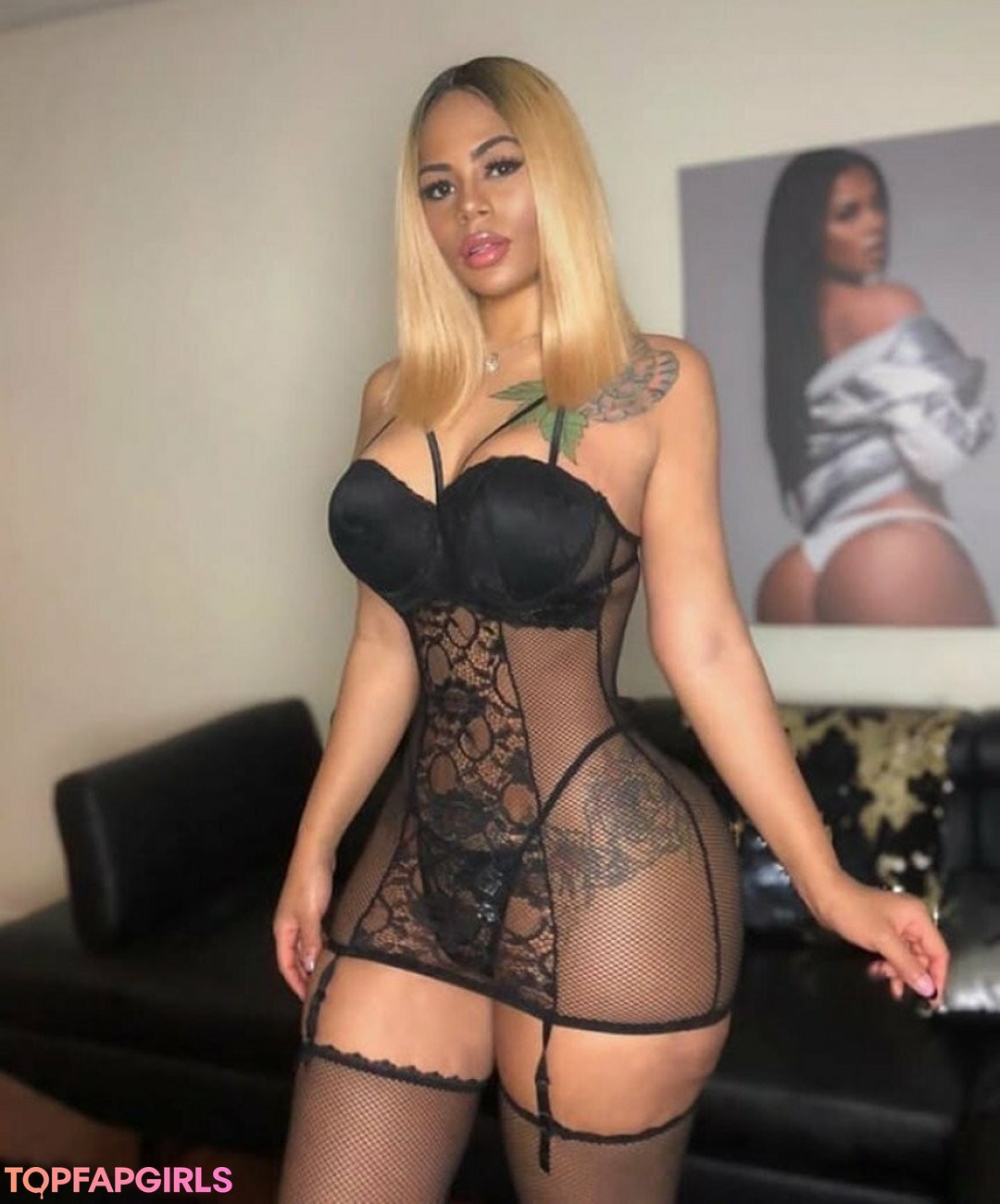 Naakte gelekte OnlyFans-foto van Strella Katt #107 Naakte gelekte OnlyFans-foto van Strella Katt #107