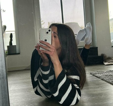 Naakte gelekte OnlyFans-foto van Germangirlnextdoor95
