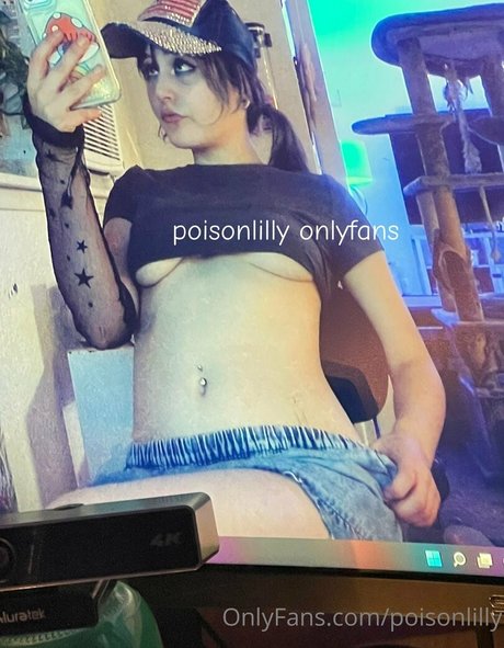 Naakte gelekte OnlyFans-foto van Poisonlilly