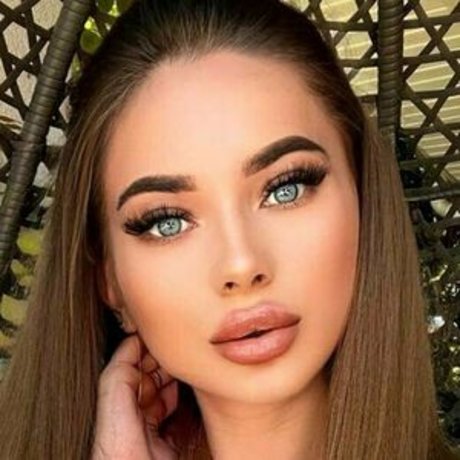Naakte gelekte OnlyFans-foto van Babystasy