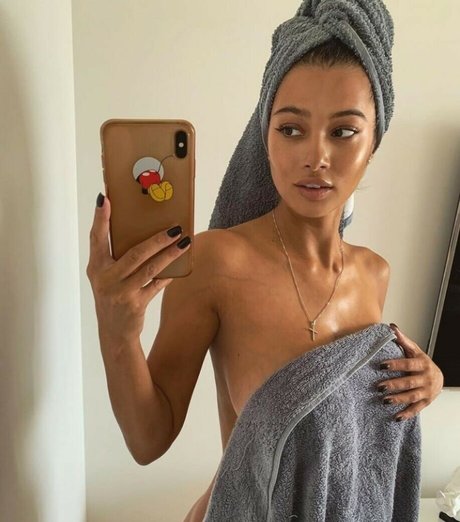 Naakte gelekte OnlyFans-foto van Vera Eremeychuk