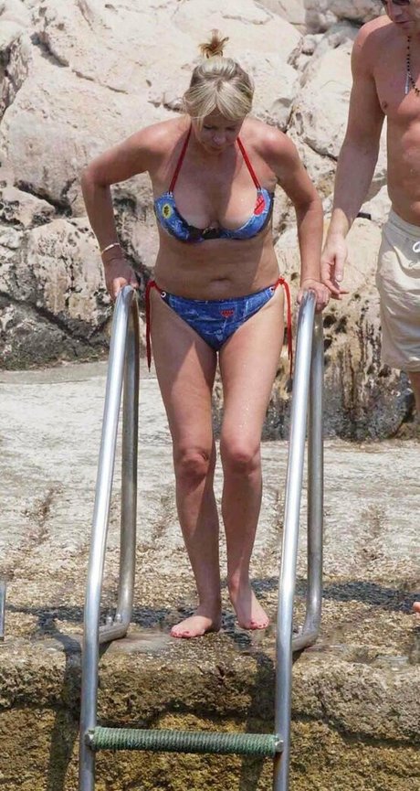 Naakte gelekte OnlyFans-foto van Leslie Ash