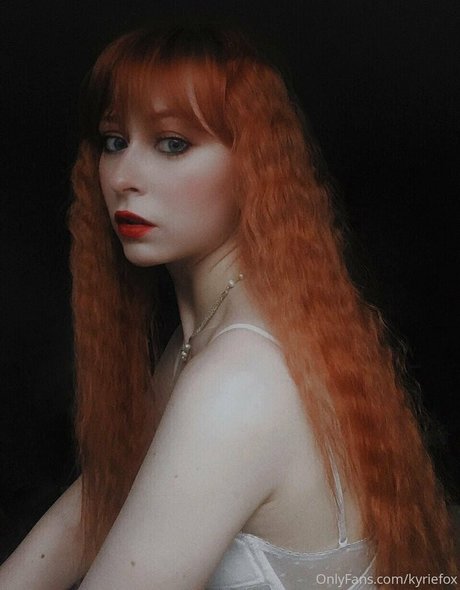 Naakte gelekte OnlyFans-foto van Kyriefox
