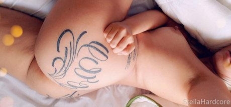 Naakte gelekte OnlyFans-foto van Myhardcorewife