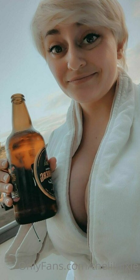 Naakte gelekte OnlyFans-foto van Thelilpixie