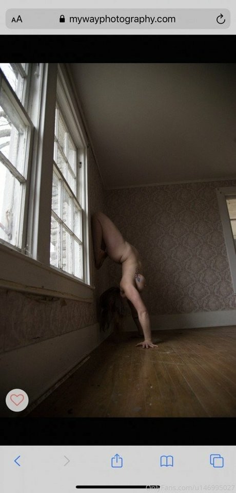Naakte gelekte OnlyFans-foto van Tsunami Rt
