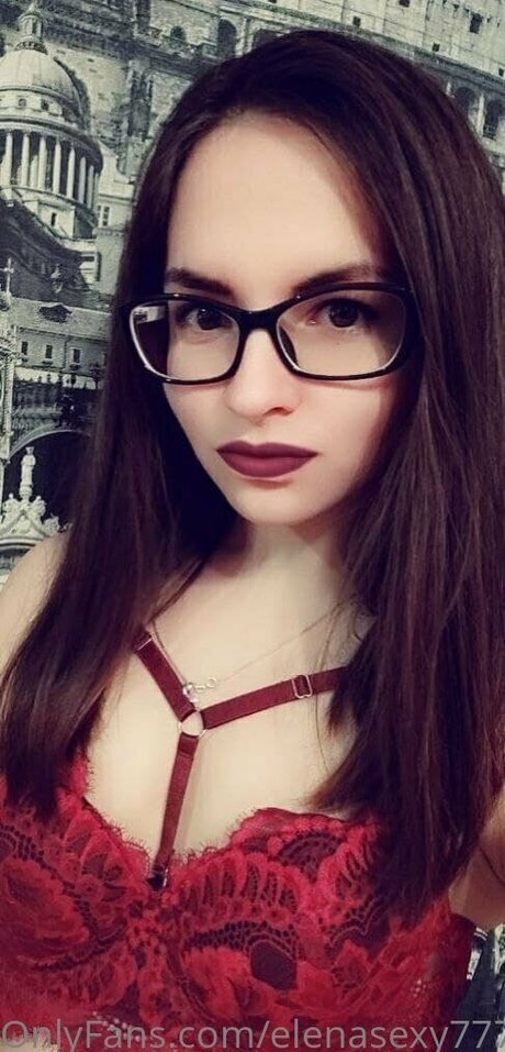 Naakte gelekte OnlyFans-foto van Elenasexy777