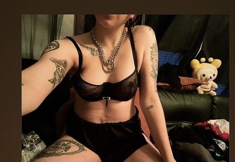 Naakte gelekte OnlyFans-foto van Baeprilludgate