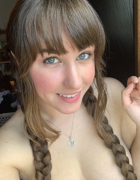 Naakte gelekte OnlyFans-foto van Nsfwleia