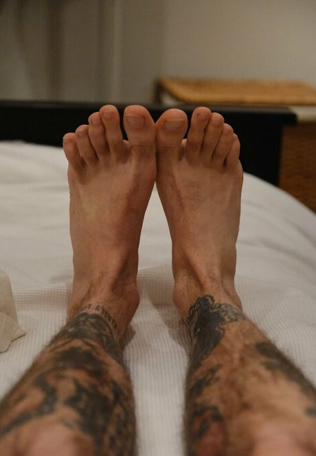 Naakte gelekte OnlyFans-foto van Malefeetuk