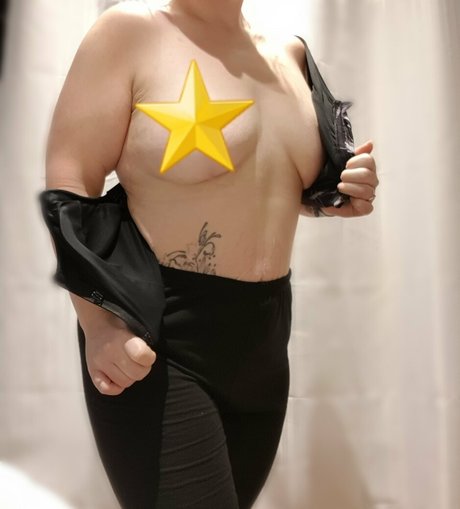 Naakte gelekte OnlyFans-foto van Laurenn05free
