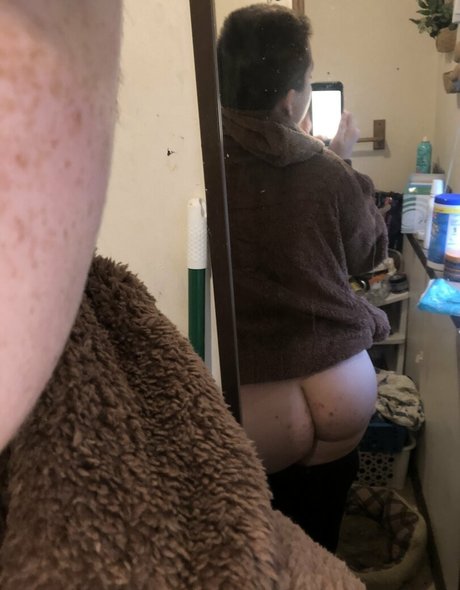 Naakte gelekte OnlyFans-foto van Fenbyz
