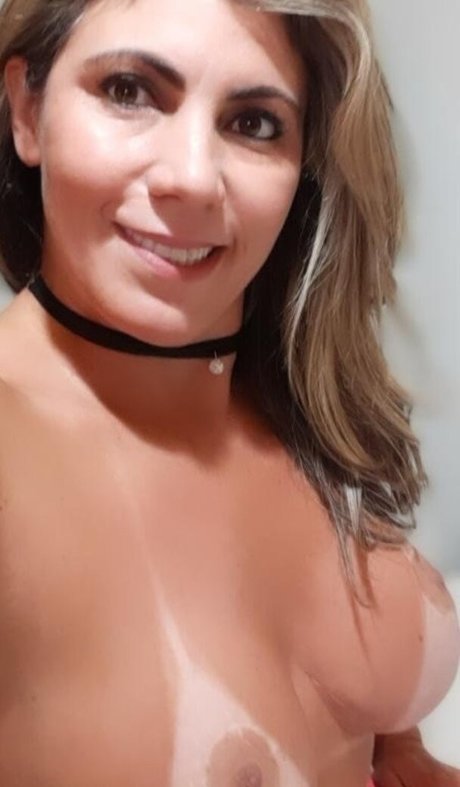 Naakte gelekte OnlyFans-foto van Patricia Martins