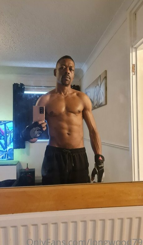 Naakte gelekte OnlyFans-foto van Longwood79