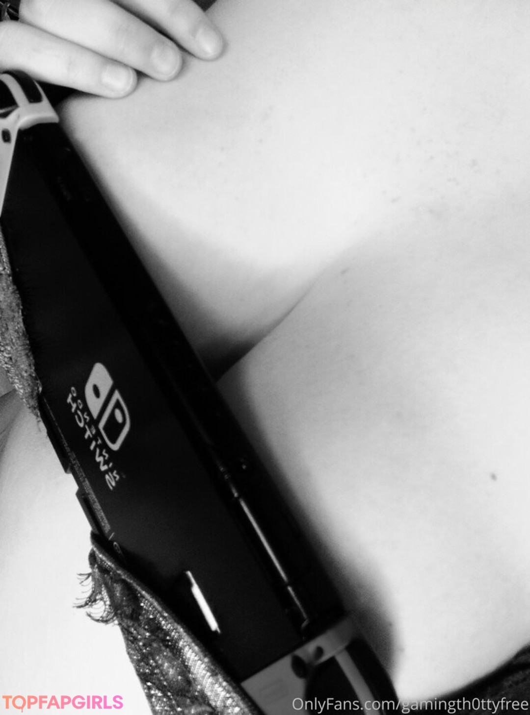 Naakte gelekte OnlyFans-foto van Gamingth0ttyfree #2 Naakte gelekte OnlyFans-foto van Gamingth0ttyfree #2