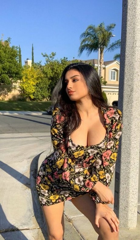 Naakte gelekte OnlyFans-foto van Pakistani Beauties