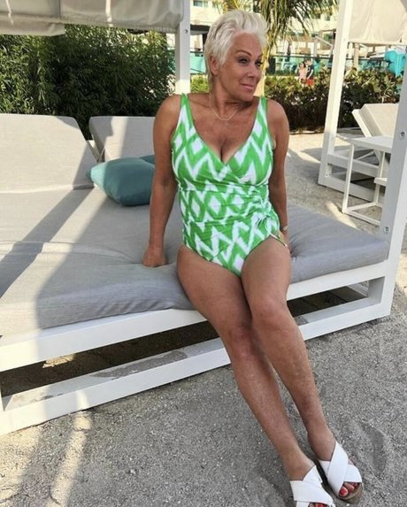 Naakte gelekte OnlyFans-foto van Denise Welch