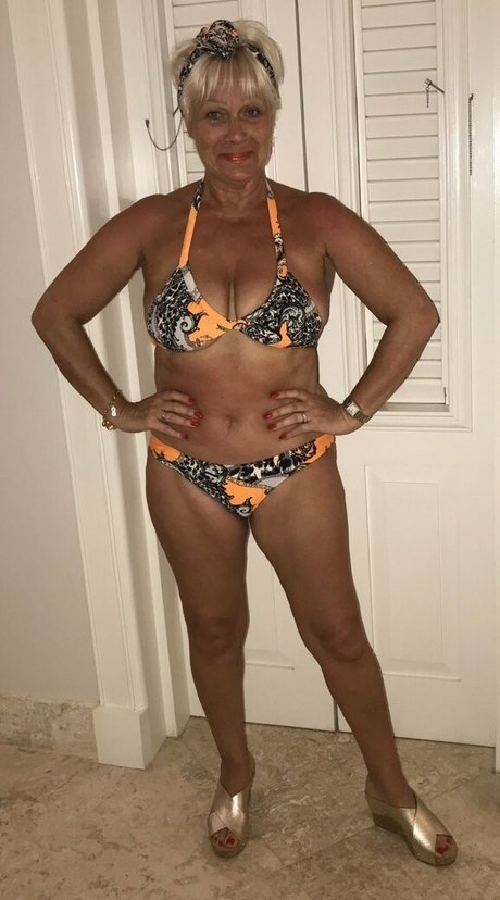 Naakte gelekte OnlyFans-foto van Denise Welch