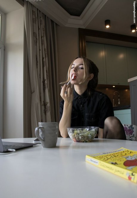Emily Poker