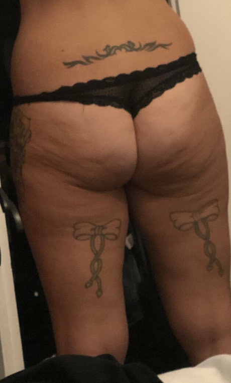 Naakte gelekte OnlyFans-foto van Ukwife41
