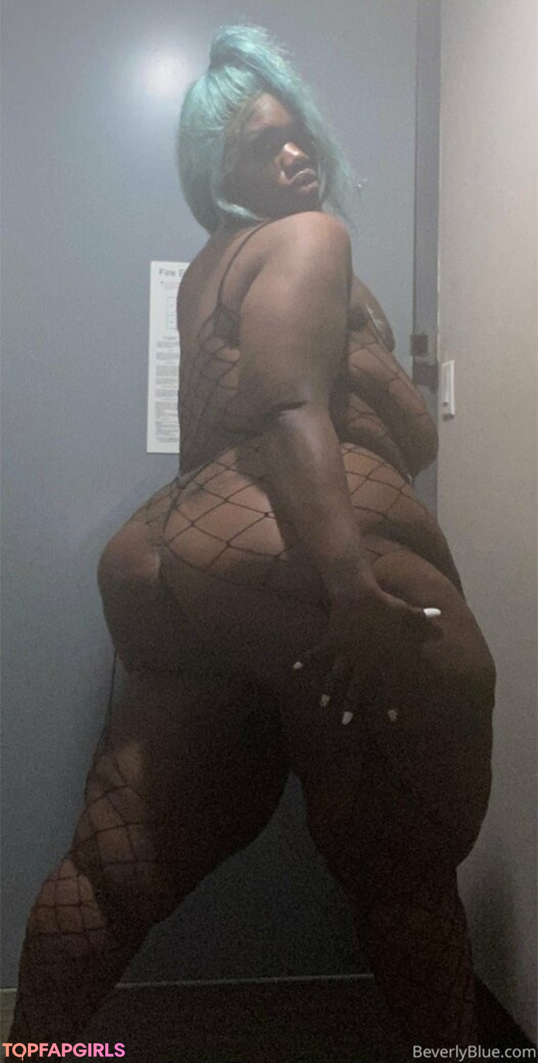 Naakte gelekte OnlyFans-foto van Beverlyblue3x #49 Naakte gelekte OnlyFans-foto van Beverlyblue3x #49