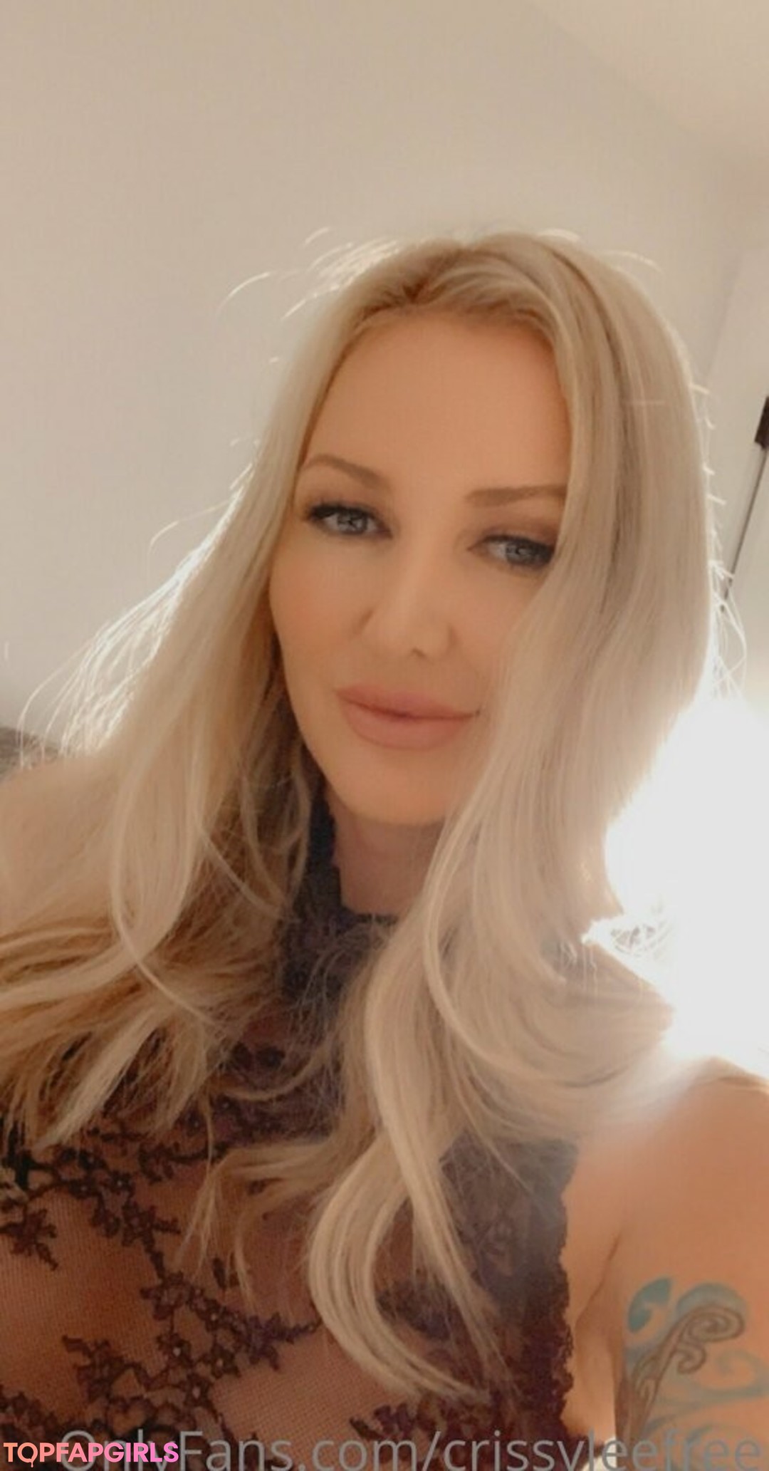 Naakte gelekte OnlyFans-foto van Crissyleefree #1 Naakte gelekte OnlyFans-foto van Crissyleefree #1