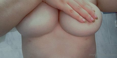 Naakte gelekte OnlyFans-foto van Evalunaxo