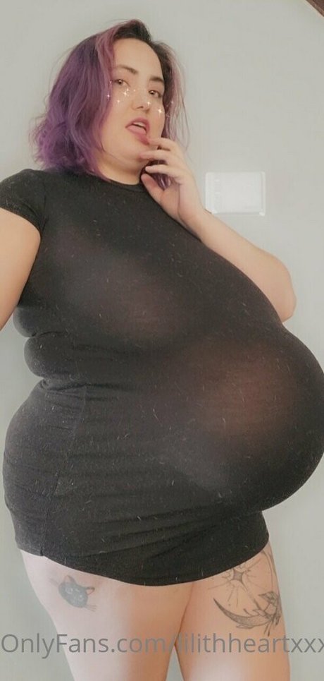 Naakte gelekte OnlyFans-foto van Lilithheartxxx