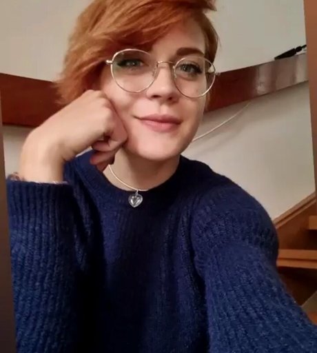 Naakte gelekte OnlyFans-foto van Caroline Haas
