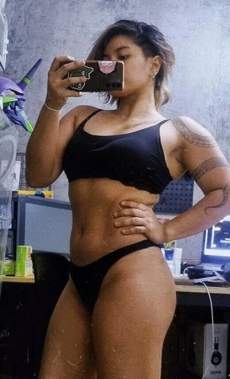 Naakte gelekte OnlyFans-foto van Nyaaaaati