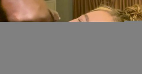 Naakte gelekte OnlyFans-foto van Ooooooohgodentfree