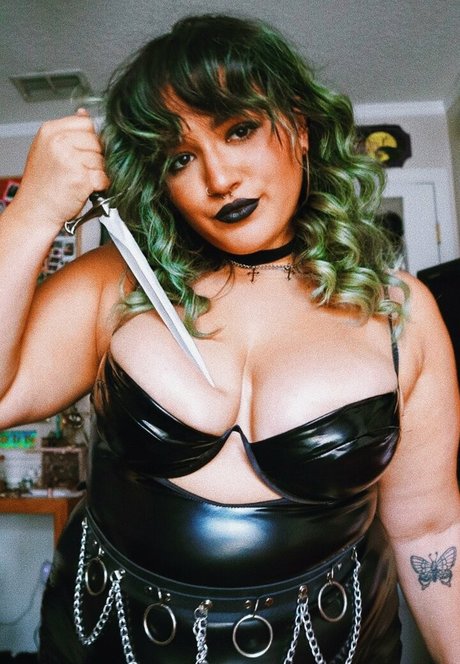 Naakte gelekte OnlyFans-foto van Cherrywavesxxx