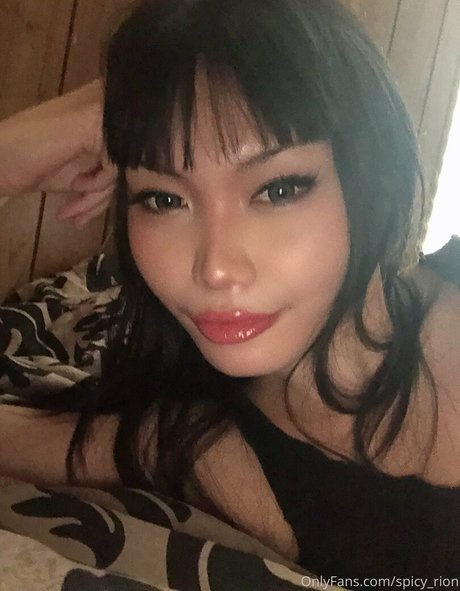 Naakte gelekte OnlyFans-foto van Spicyrion
