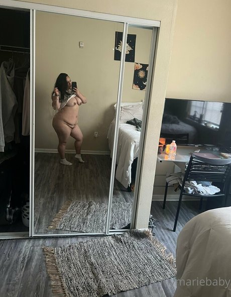 Naakte gelekte OnlyFans-foto van Onlymariebaby