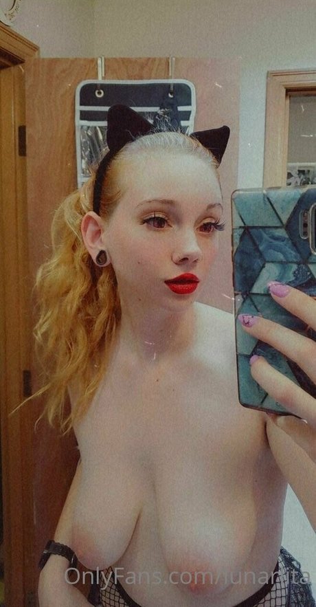 Naakte gelekte OnlyFans-foto van Lunarlita