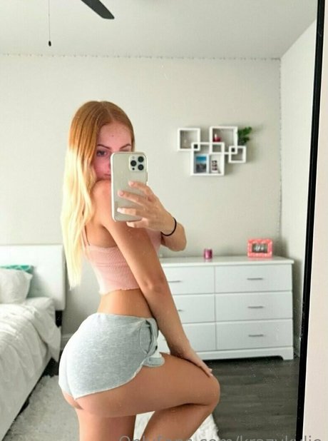 Naakte gelekte OnlyFans-foto van Krazykylie
