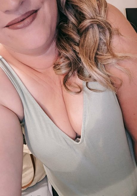 Naakte gelekte OnlyFans-foto van Countryfunanne2
