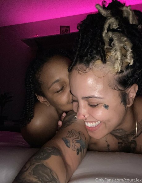 Naakte gelekte OnlyFans-foto van Courtlex