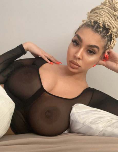 Naakte gelekte OnlyFans-foto van Annamariesarai