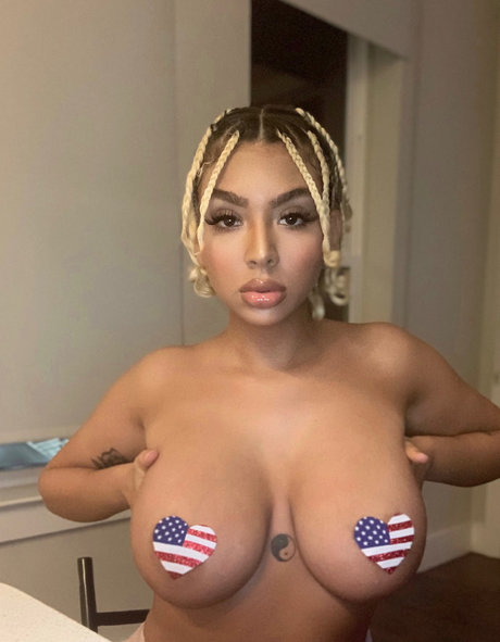 Naakte gelekte OnlyFans-foto van Annamariesarai