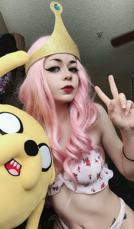 Naakte gelekte OnlyFans-foto van Funeralsenpai