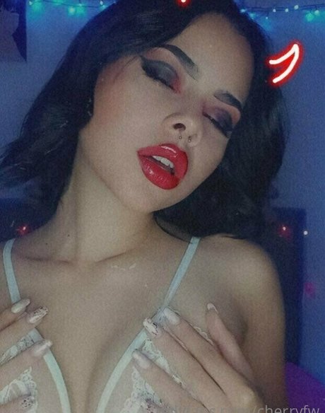 Naakte gelekte OnlyFans-foto van Cherryfw