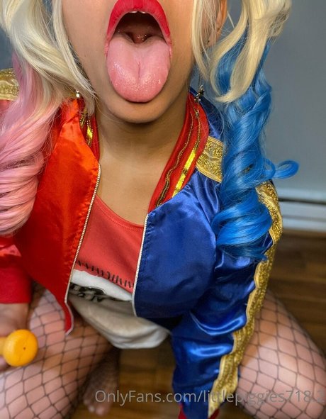 Naakte gelekte OnlyFans-foto van Littlepiggies7182