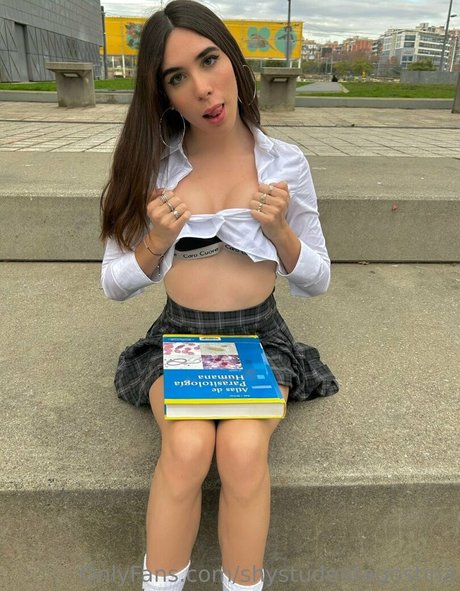 Naakte gelekte OnlyFans-foto van Shystudentagostina